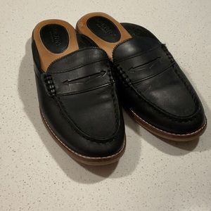 Sperry black leather slides. Good condition size 7